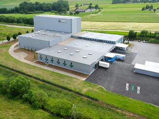 Das Stauff Logistikzentrum in Neuenrade-Küntrop wurde auf 55.880 Behälter- und 10.348 Palettenstellplätze erweitert.
