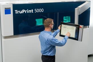 Automatischer Prozessstart beim 3D-Drucker Tru Print 5000 von Trumpf
