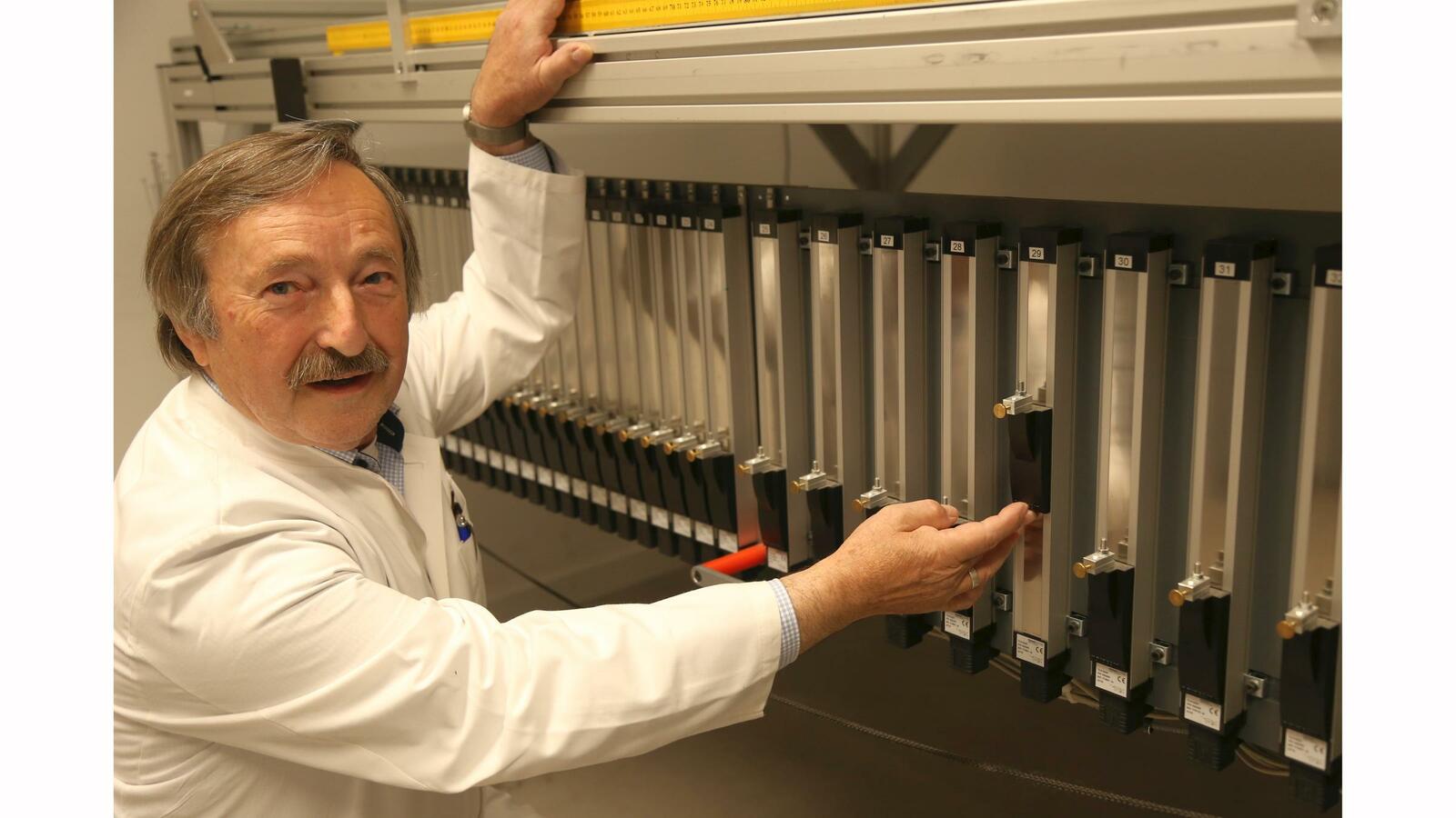 Laborleiter Norbert Vogt: „Die Sensoren haben ein sehr geringes Losbrechmoment beim Start der Messung und reagieren dadurch  sehr feinfühlig auf kleinste Veränderungen.“