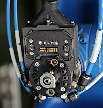 Rivelin Robotics fertigt einige Teile mit 3D-Druck. Hier ein Steckverbinder.